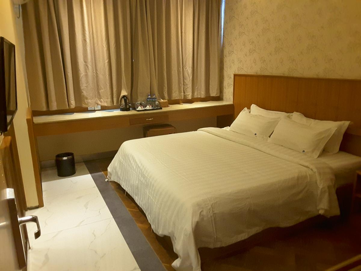Unity Hotel Mandalay Exterior foto